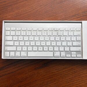 Like New Used One Day APPLE A1314 Wireless Bluetooth Keyboard